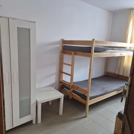 Hostel O2h *